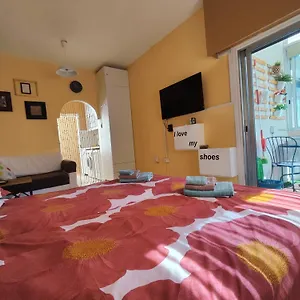 https://elena-apartmen.hotelsatayianapa.com